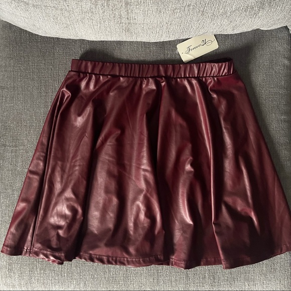 FOR SALE Burgundy Skirt - Picture 1 of 3